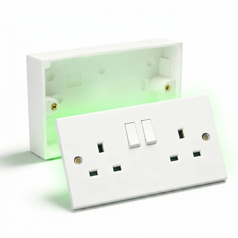 13A Double White Switched Socket With Box